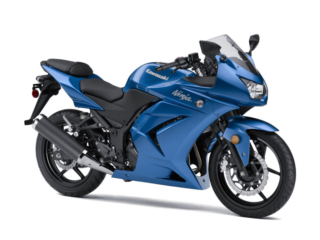 a-kawasaki-ninja-250-is-a-good-beginner-sport-bike-moto-gear-knowledge