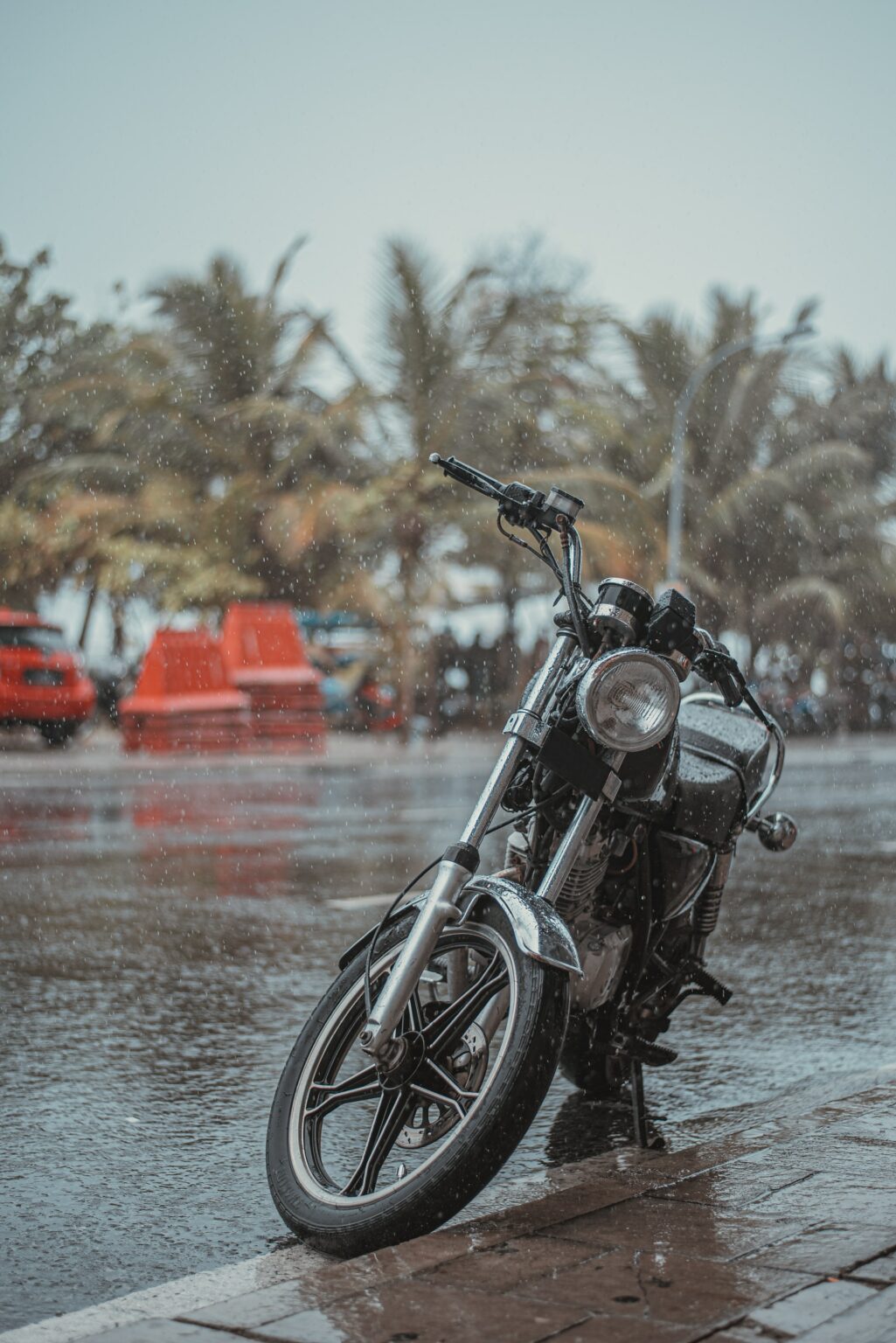 5 Quick Tips For Riding A Motorcycle In The Rain | Moto Gear Knowledge